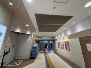 11号出口の階段